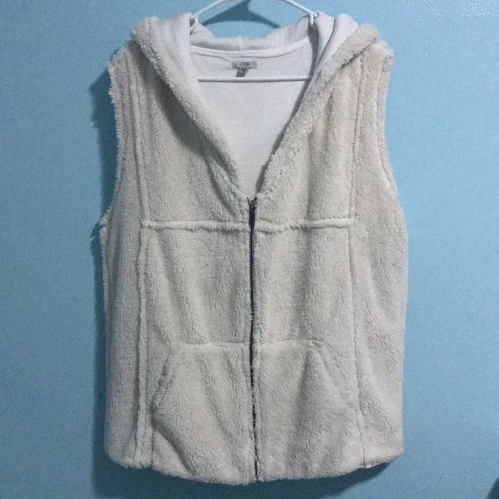 urban outfitter. no leeve outfit